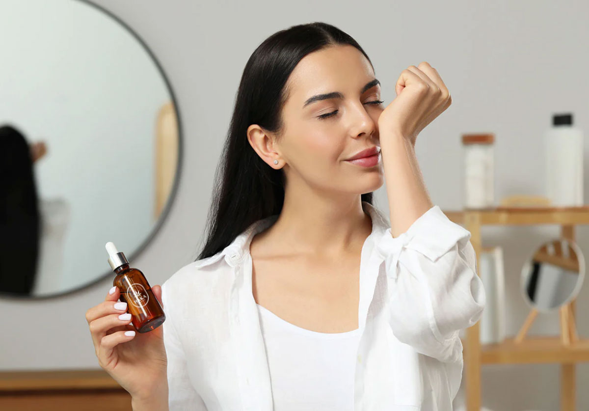 Simple commute, low-key senior, elegant choice for working w